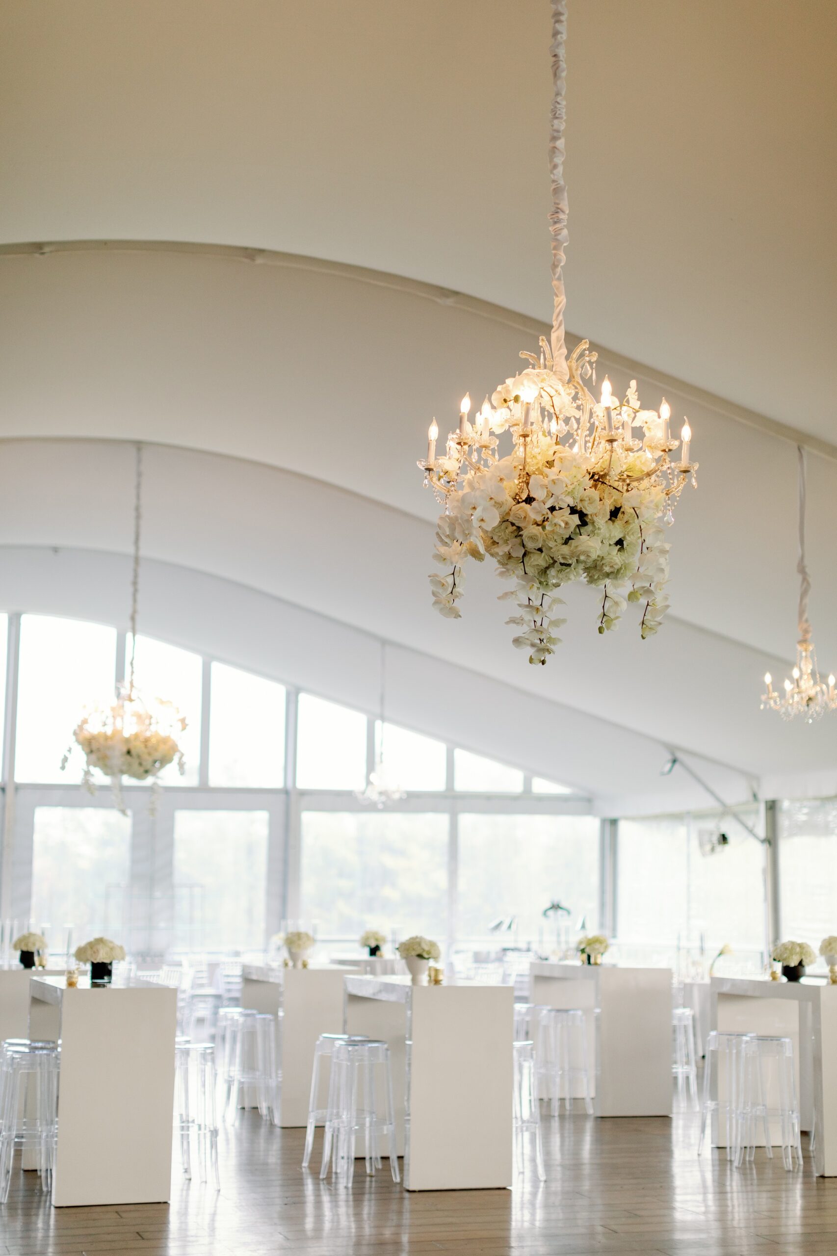 Modern reception design at an Oak Hill Country Club Wedding